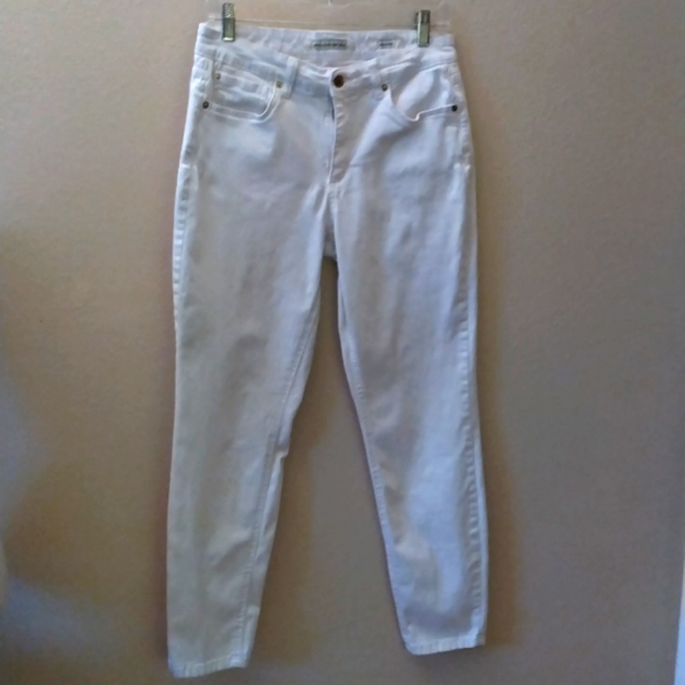 White Jones New York jeans with Soho ankle Sz 10